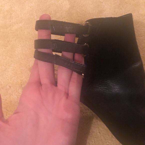 Vince Camuto Peep Toe Heel - Picture 7 of 7